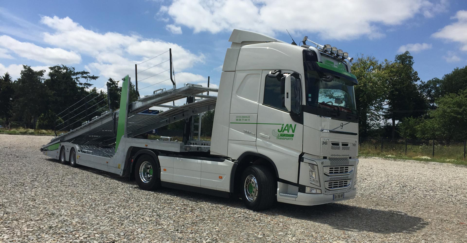 Camions avec plateau pour véhicules Transports Jan Camions avec plateau pour véhicules Transports Jan